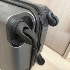 バーを自由に調節できる　ハードキャリーケース（３６Ｌ）　無印良品　　の画像