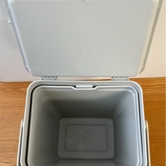 IKEA HALLBAR ふた付き 箱 の画像