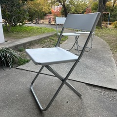 IKEA（イケア）の折りたたみチェア3点SETホワイトの画像