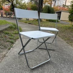 IKEA（イケア）の折りたたみチェア3点SETホワイトの画像