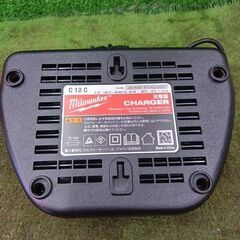 ミルウォーキー M12 充電器【野田愛宕店】【店頭取引限定】【未使用】管理番号：ITS3G91FDWDSの画像