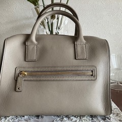 上品なアニヤハインドマーチ ショルダーバッグ グレージュ カーカバレル‼️の画像