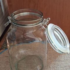 密封瓶2つ(中古)の画像