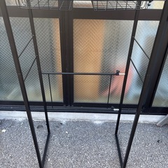 ランドリーラック ブラック×ブラウンの画像