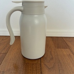 【3コインズ】魔法瓶の画像