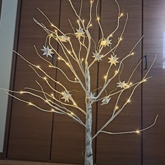 LED白樺ツリーの画像