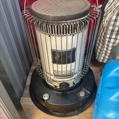 丸いストーブの画像