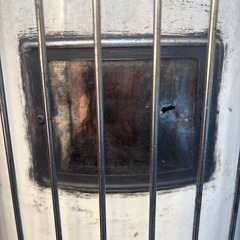 丸いストーブの画像