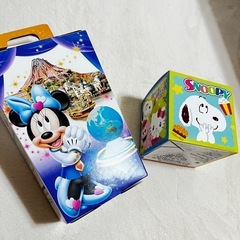 【2点セット】ディズニー&ユニバのお菓子箱の画像