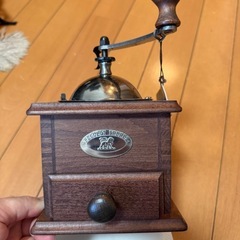 プジョーのコーヒーミルの画像