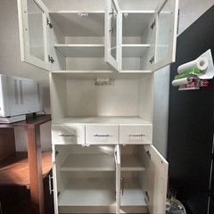 食器棚の画像