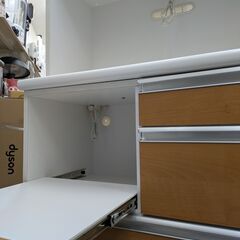 【お買い得】キッチンボード クラフトコガ ダイニングボード レンジボード 食器棚 スライド扉 上段モイス加工付き 高さ180.5cm 幅89.5cm：ナチュラル/ホワイトの画像