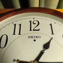 【引取限定】SEIKO 電波掛時計 KS275B ブラウン 天然木の画像