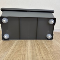 蓋つき、キャスターつきの収納ケース　の画像