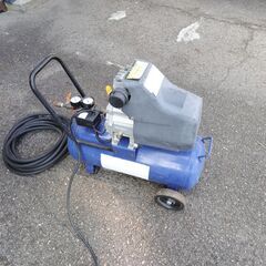 エアコンプレッサー 電源100ボルトの画像