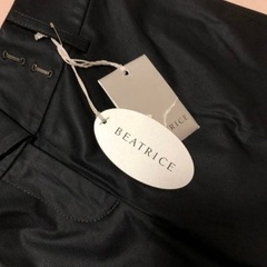 【新品未使用】ベアトリス　ストレートパンツの画像