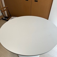 【無料/本日中】IKEA DOCKSTA 丸テーブルの画像
