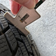 ホイール付きスタッドレスタイヤの画像