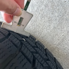 ホイール付きスタッドレスタイヤの画像