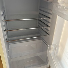 2021年製レトロ風冷蔵庫の画像