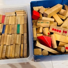 木製の積み木の画像