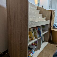 ロウヤ　子供用本棚の画像