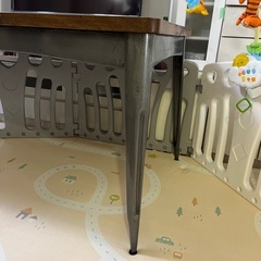 ダイニングテーブルの画像