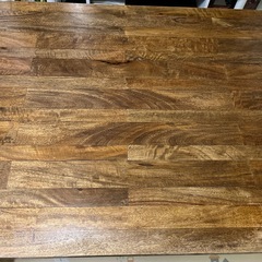 ダイニングテーブルの画像