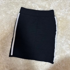 【新品】　2wayサイドラインVネックトップス×リブニットスカート　コーデセットの画像