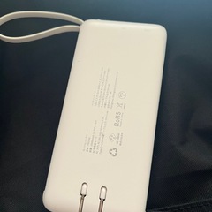 OMKUY モバイルバッテリーの画像