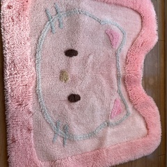 トイレ　フタカバーと床マット　の画像