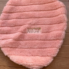 トイレ　フタカバーと床マット　の画像