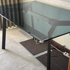 ガラス　ダイニングテーブルの画像