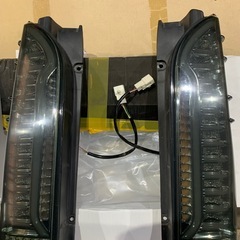 200系ハイエース　テールランプの画像