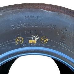 【レア物】F1タイヤ Goodyear Eagle ガラスステーブル NO.597の画像