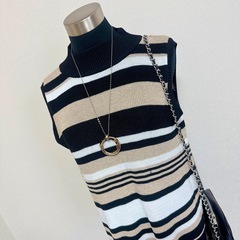 【新品】　定価4,990円　CHRIF　ノースリーブボーダーニットの画像