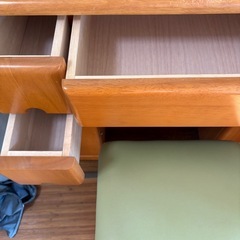 G1122 ドレッサー　椅子セットの画像