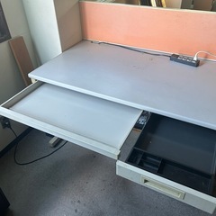 オフィスデスク片袖1台両袖2台【必要な台数だけでも可】の画像