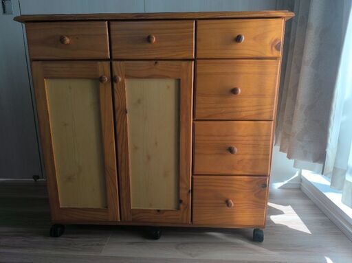 キャスター付き食器棚 (みーたん) 戸田公園の収納家具《食器棚