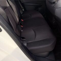 ＼ 誰でも車が買える次世代低与信ローン専門店／ 安心の１年保証付き 距離無制限！中古車販売 カーメル山梨店　平成30年　トヨタ　プリウス　97,999㌔の画像