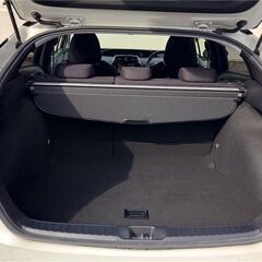 ＼ 誰でも車が買える次世代低与信ローン専門店／ 安心の１年保証付き 距離無制限！中古車販売 カーメル山梨店　平成30年　トヨタ　プリウス　97,999㌔の画像