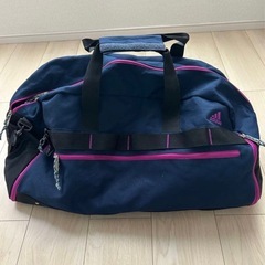 adidas ボストンバックの画像