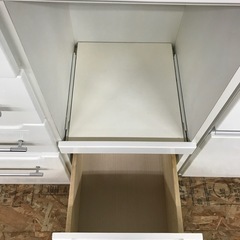 ジャングルジャングル貝塚店　食器棚　レンジボード　3枚扉　大容量　貝塚市　二色浜　リサイクルショップの画像