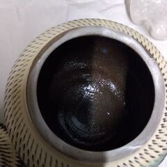 新品　蓋付き壺　大　１個300円の画像