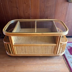 ラタンテーブルの画像