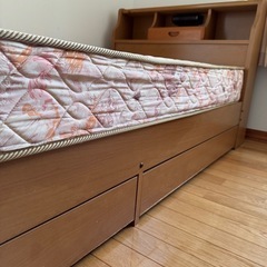 シングルベッド＋ベッドフレームの画像