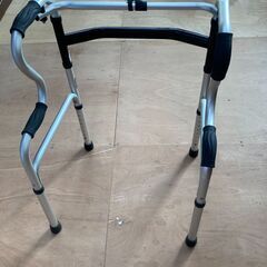 固定型歩行器の画像