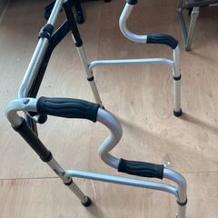 固定型歩行器の画像