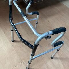 固定型歩行器の画像