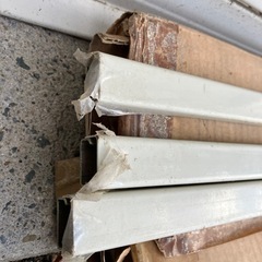 メタルモール 電気 配線の画像